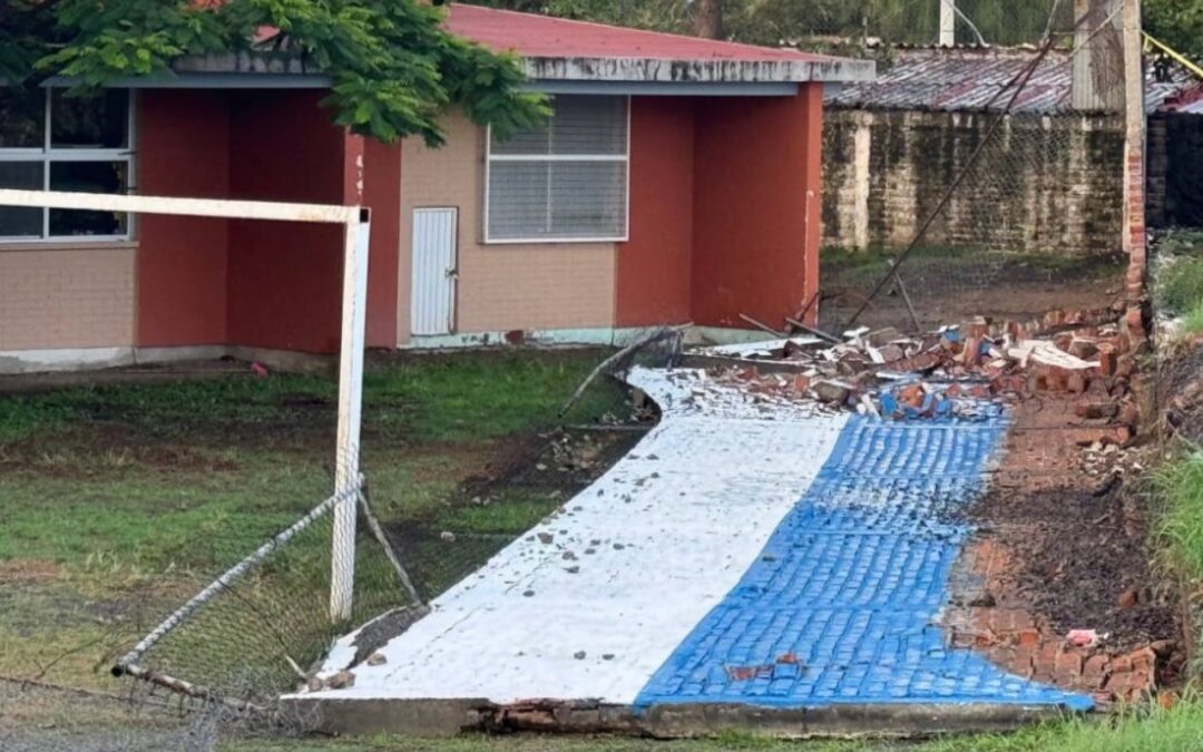 Lluvias afectan a 23 escuelas en Guanajuato