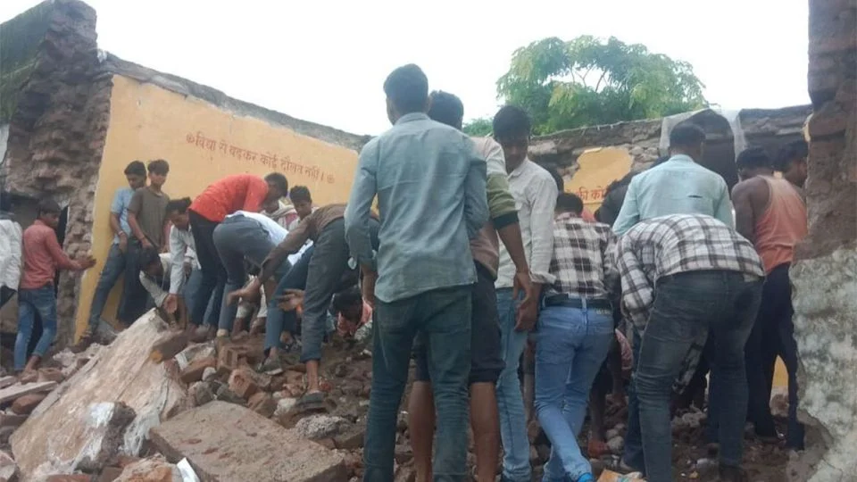Tragedia en India: Derrumbe de techo en escuela deja 7 niños sin v1da