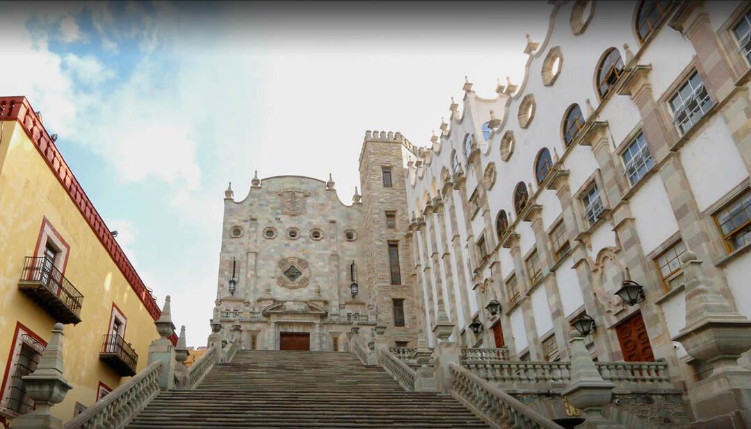 Jubilados ganan demanda millonaria contra la Universidad de Guanajuato