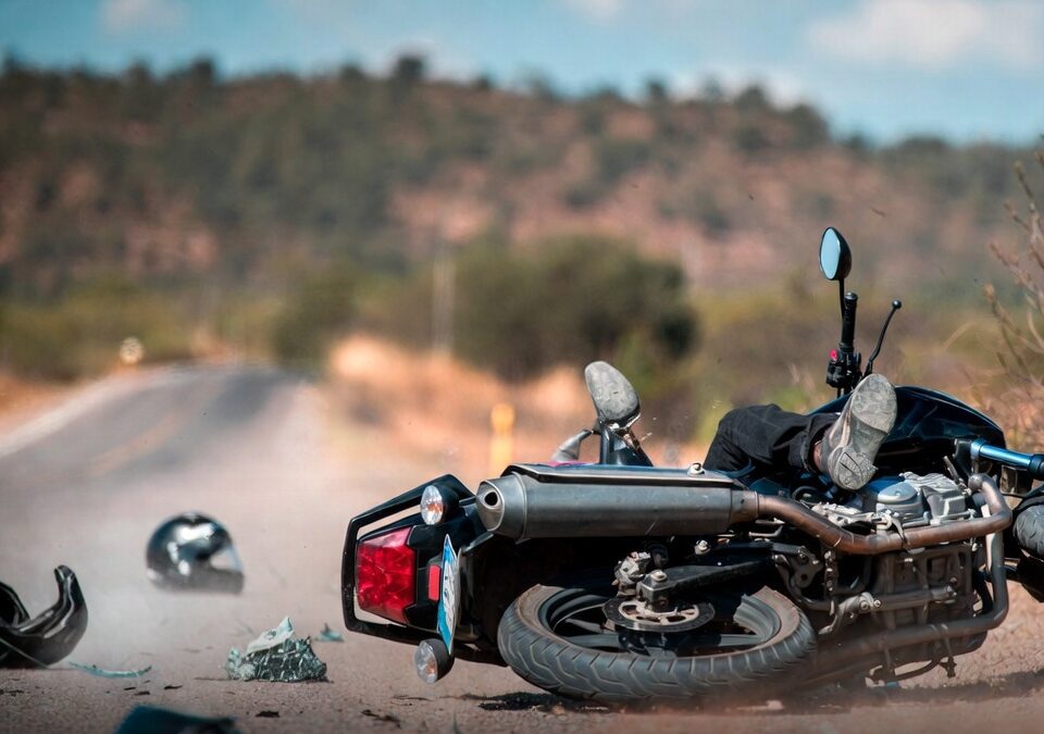 Seguridad vial en Cuerámaro: accidentes de motocicleta prenden focos rojos