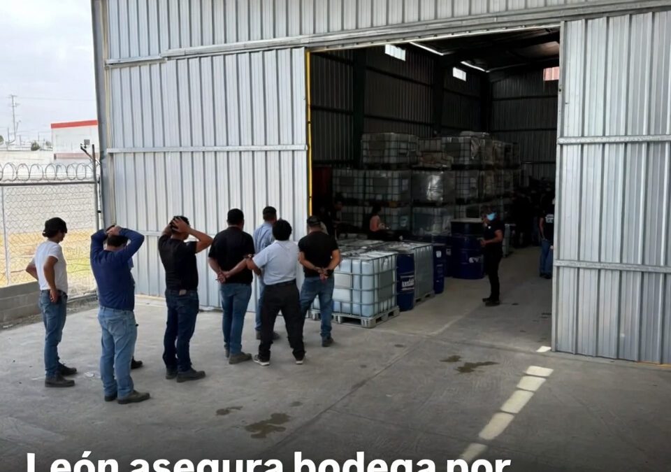 León asegura bodega por presunto huachicol, hay detenidos