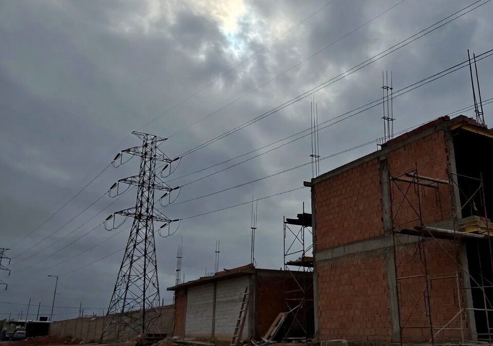 Salamanca presiona a la CFE: “primero la contratación local”